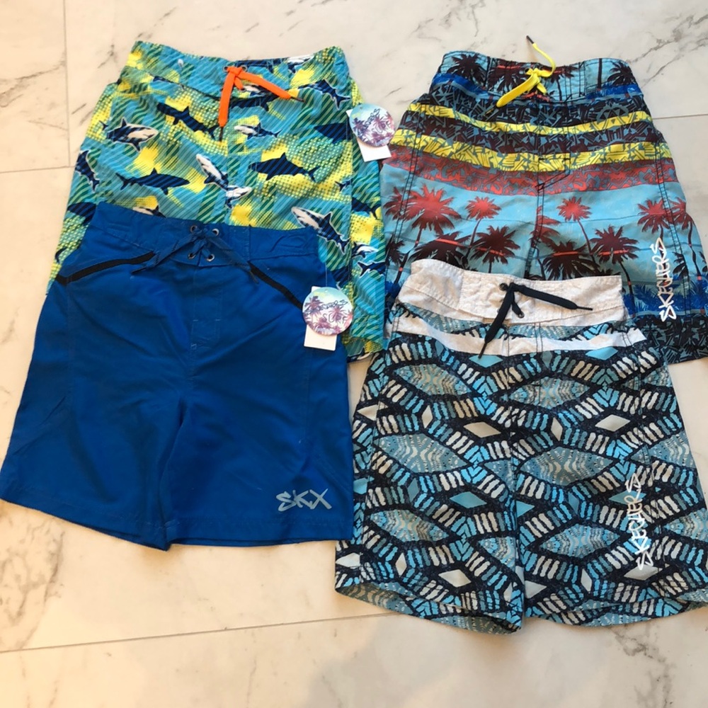 NWT Boys Skechers swim trunks size 10/12 🦈